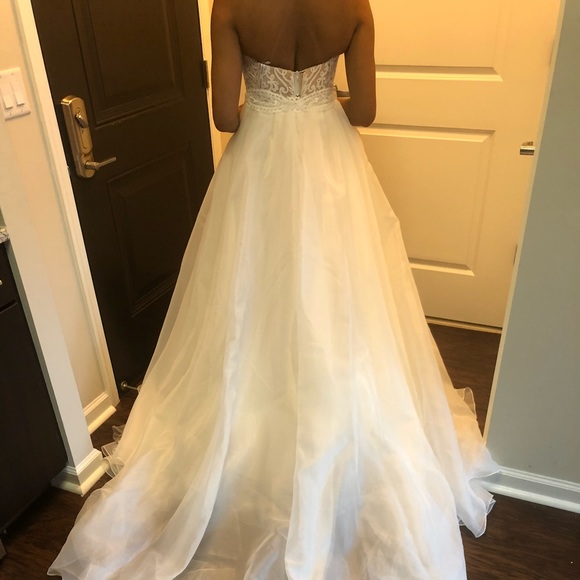 Badgley Mischka “Amal” Wedding Dress - Picture 4 of 8